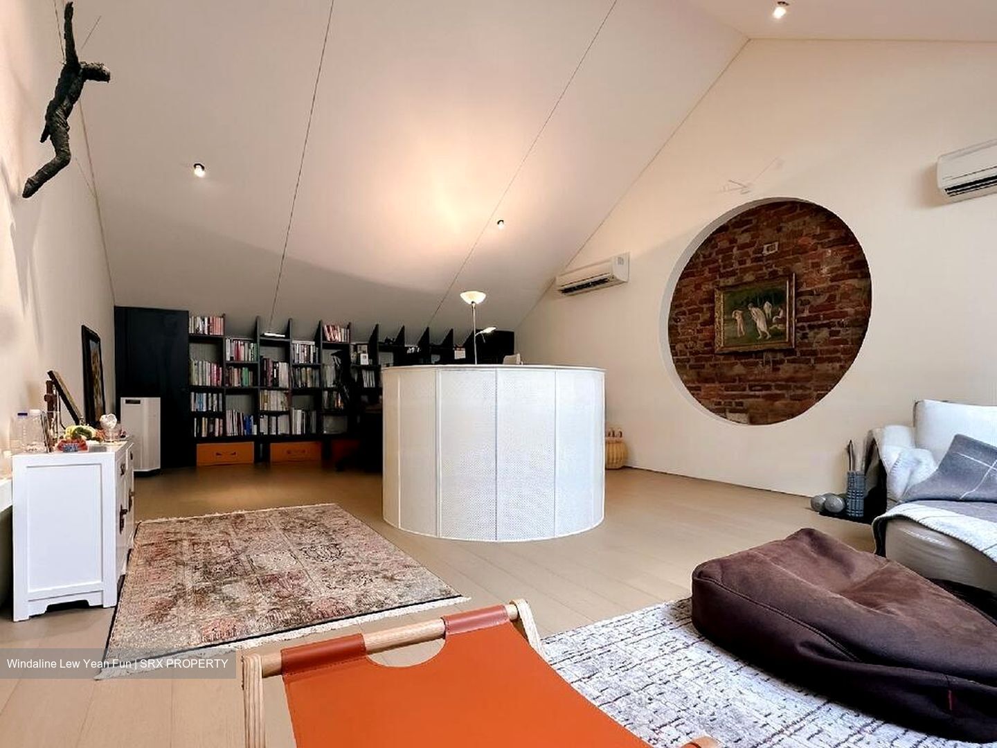 Leonie Hill (D9), Terrace #486130111